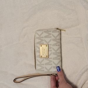 Michael Kors wristlet